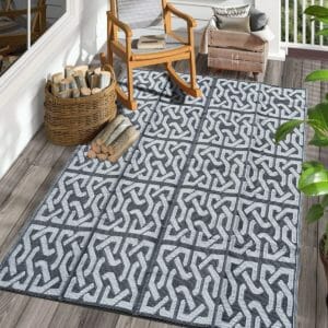 Are outdoor rugs ok in the rain?