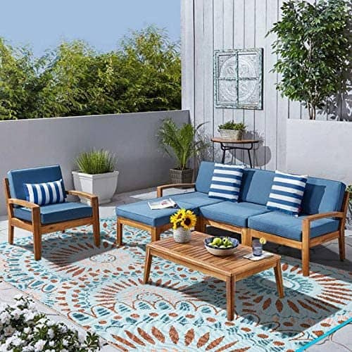 8. Can patio rugs get wet?