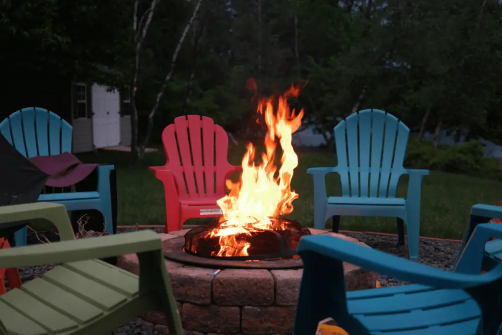 Can you put mulch around a fire pit?