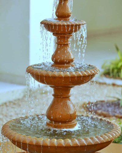How Much Vinegar Do You Put in a Fountain to Clean It?